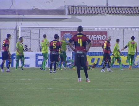 Salgueiro e Petrolina estão no G4 do Pernambucano